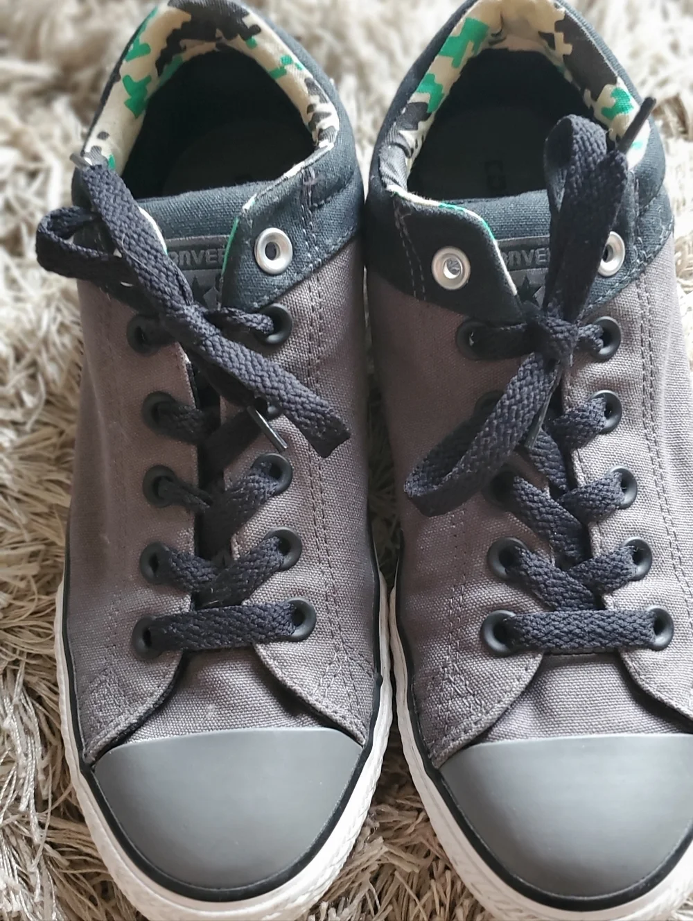 CONVERSE Gray/Black Big Kids 5.5 / Womens 7.5m